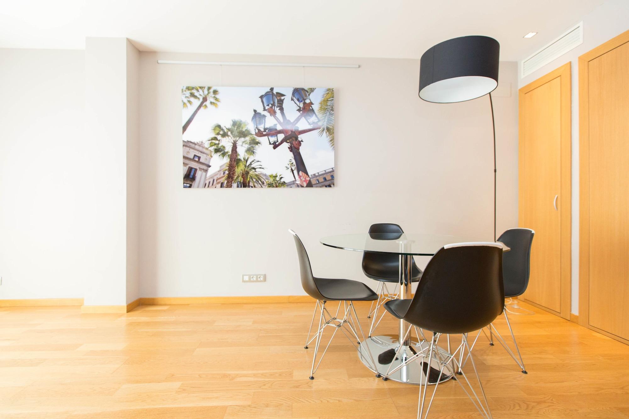Ainb Sagrada Familia Apartments Barcelona Exterior photo