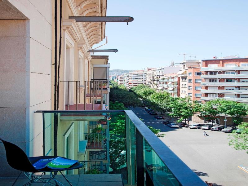 Ainb Sagrada Familia Apartments Barcelona Exterior photo