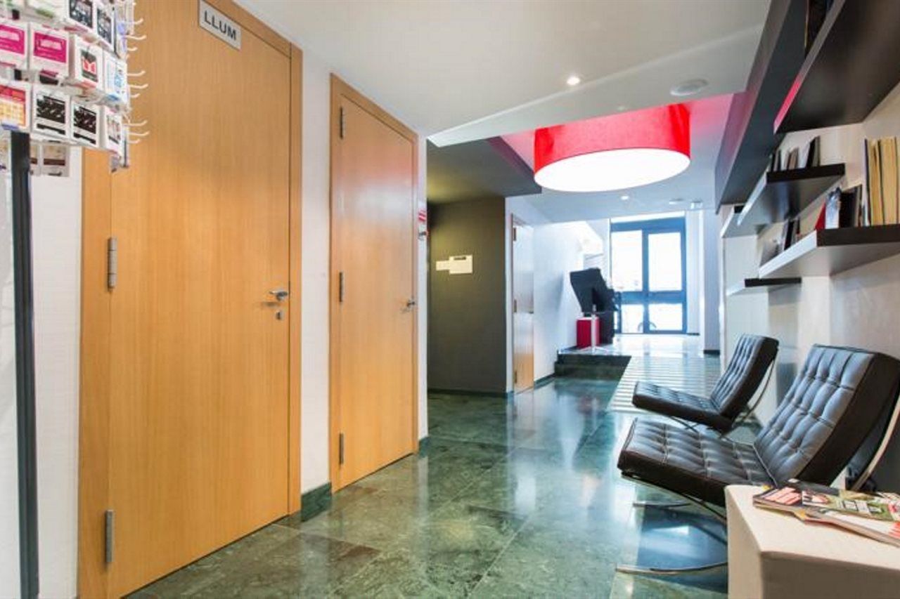 Ainb Sagrada Familia Apartments Barcelona Exterior photo