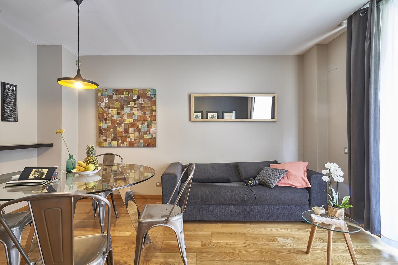 Ainb Sagrada Familia Apartments Barcelona Exterior photo