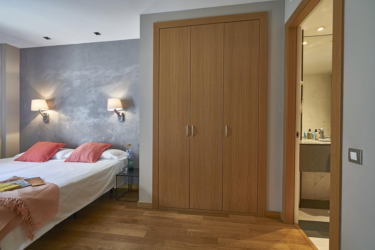Ainb Sagrada Familia Apartments Barcelona Exterior photo